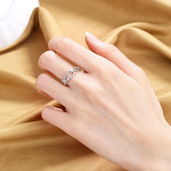 Véra Infinity Criss-Cross Pavé Ring