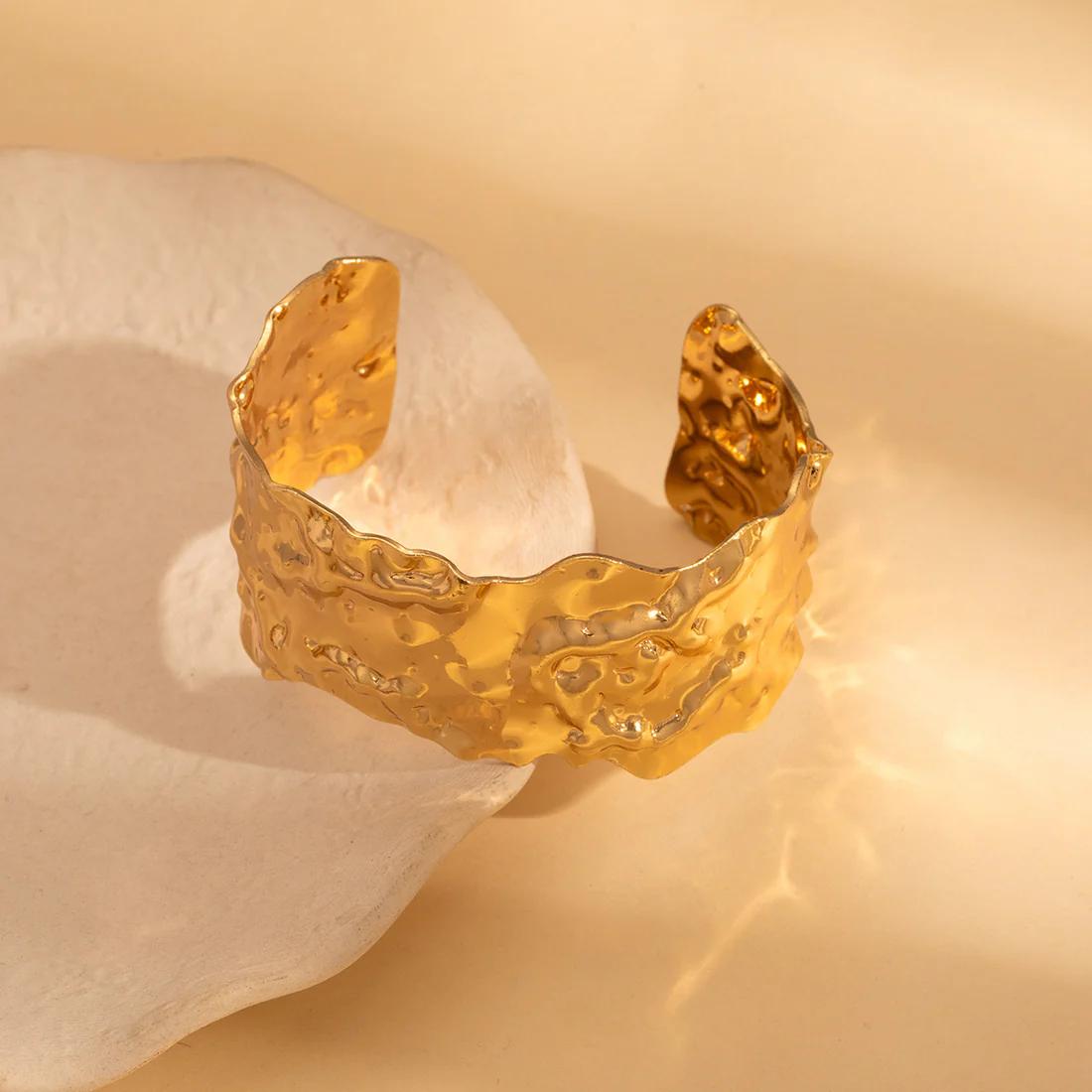 Aurelia Sculpted Cuff