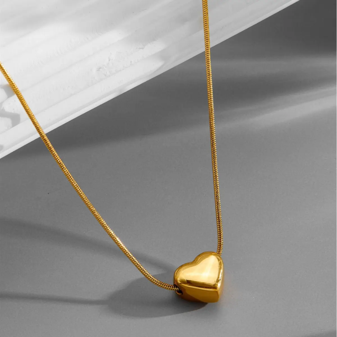 Serene Solid Heart Pendant Necklace