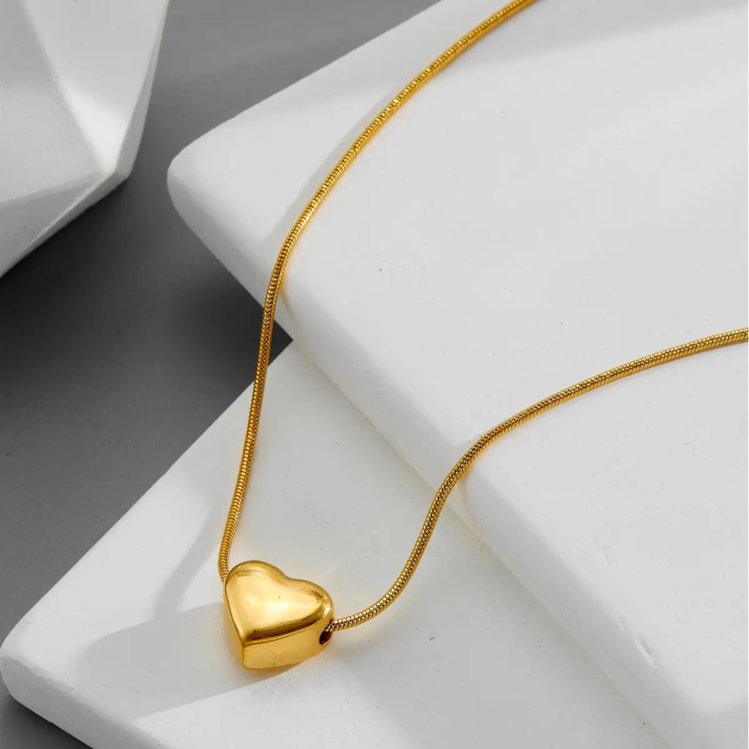 Serene Solid Heart Pendant Necklace