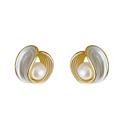 Luna Crest Pearl Earrings