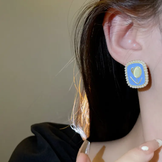 Petal Emblem Pearl-Frame Studs