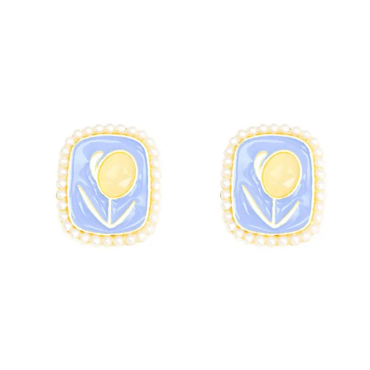 Petal Emblem Pearl-Frame Studs