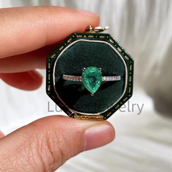 Emerald Dewdrop Solitaire Ring