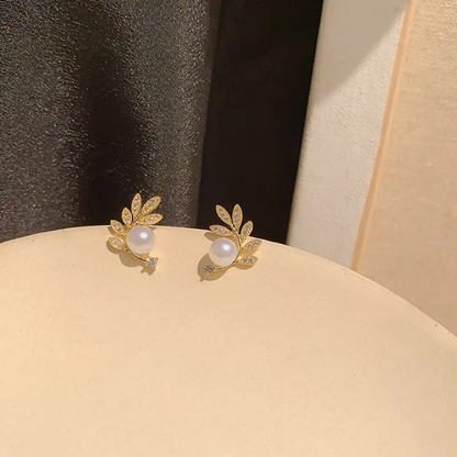 Luxe Pearl Laurel Studs