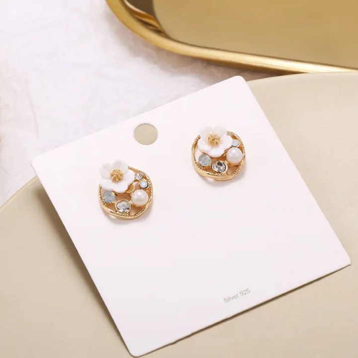 Blooming Pearl Aura Studs