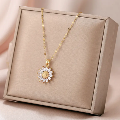Soléa Bloom Gold Crystal Pendant Necklace