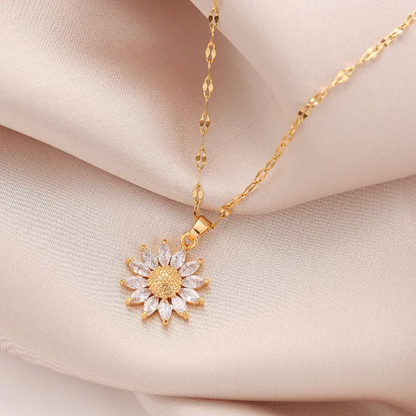 Soléa Bloom Gold Crystal Pendant Necklace
