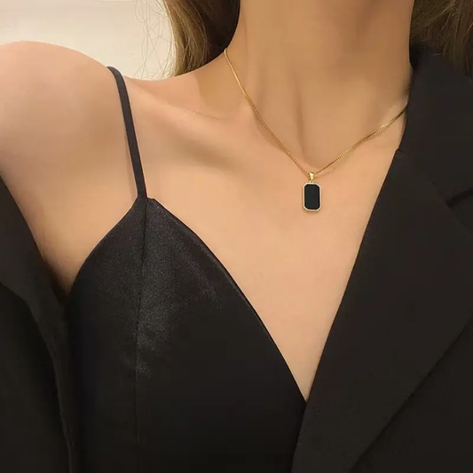 Noiré Luxe Black Enamel Gold Pendant Necklace