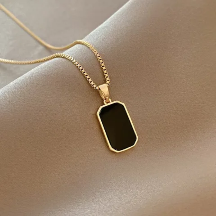 Noiré Luxe Black Enamel Gold Pendant Necklace