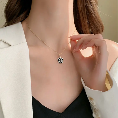 Rosé Aura Luxe Gold Floral Pendant Necklace