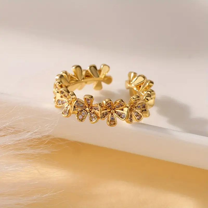 Auréline Bloom Crystal Band Ring