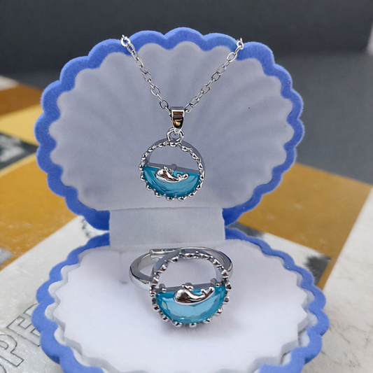 Oceanéa Dolphin Halo Ring