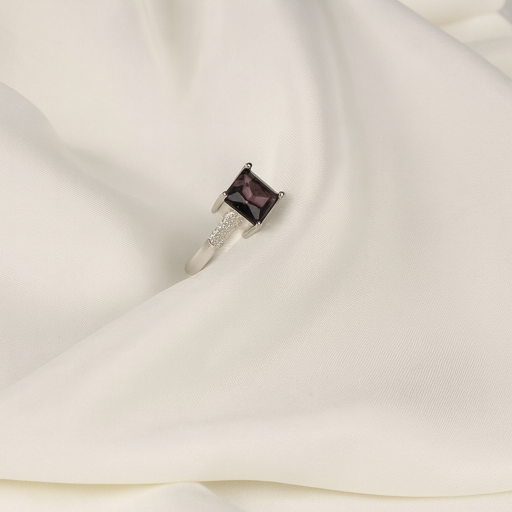 Royale Plum Solitaire Ring