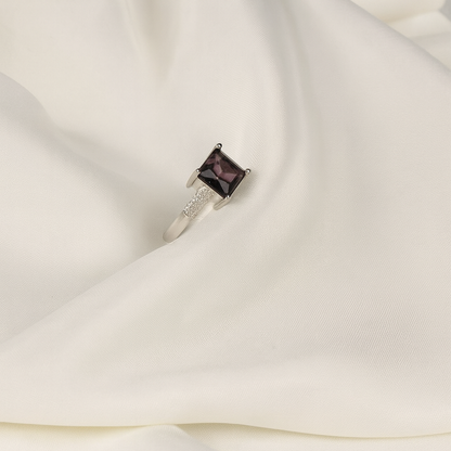 Royale Plum Solitaire Ring