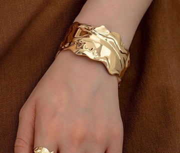 Aurelia Sculpted Cuff