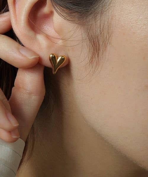Liquid Gold Heart Studs
